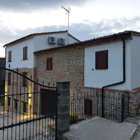 Turistico Carboni Primo Piano Penna San Giovanni