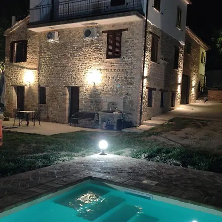 Turistici Carboni 2 N 35 * Penna San Giovanni